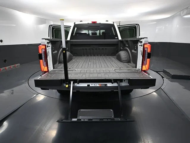2025 Ford F-250 Super Duty Platinum - Photo 45