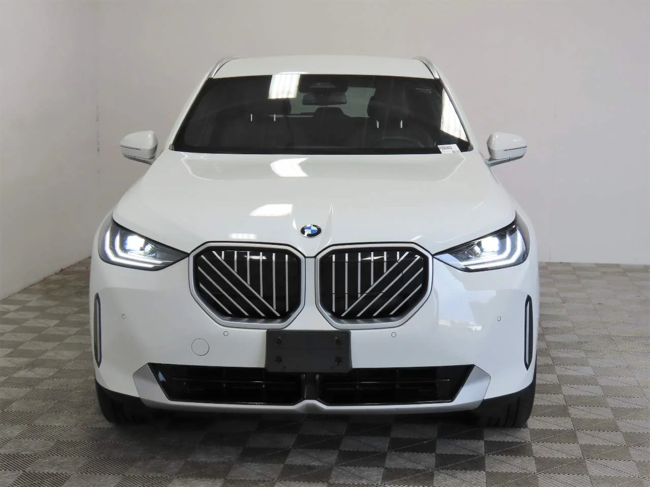 Used 2025 Alpine White BMW 30 xDrive image 2