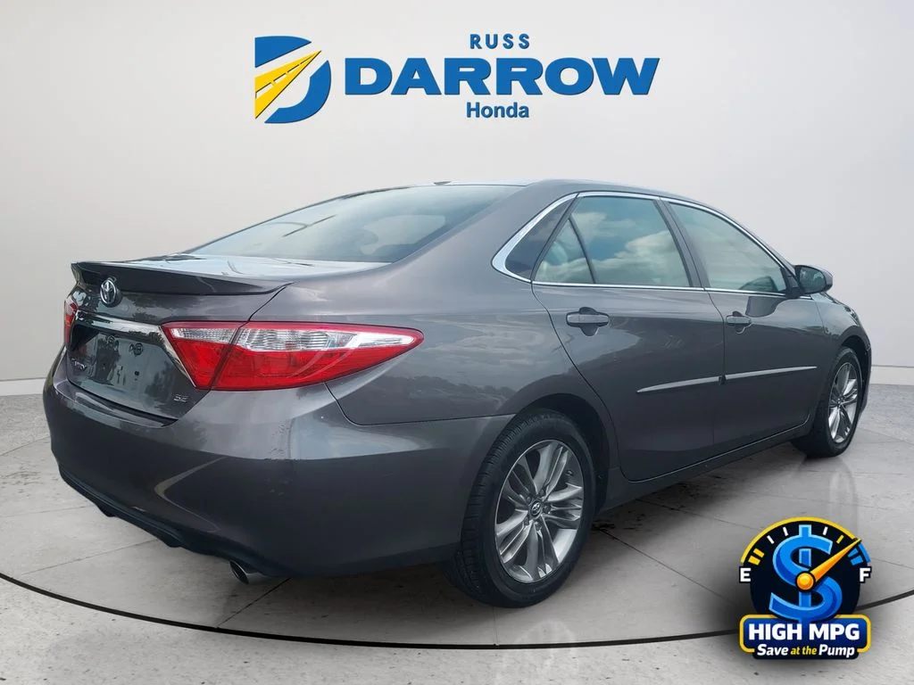 Used 2016 Gray Toyota SE image 5