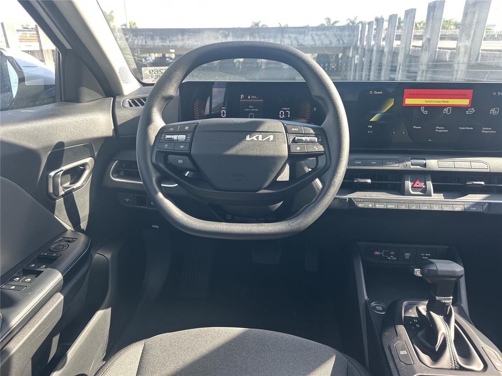2025 Kia K4 LXS - Photo 18