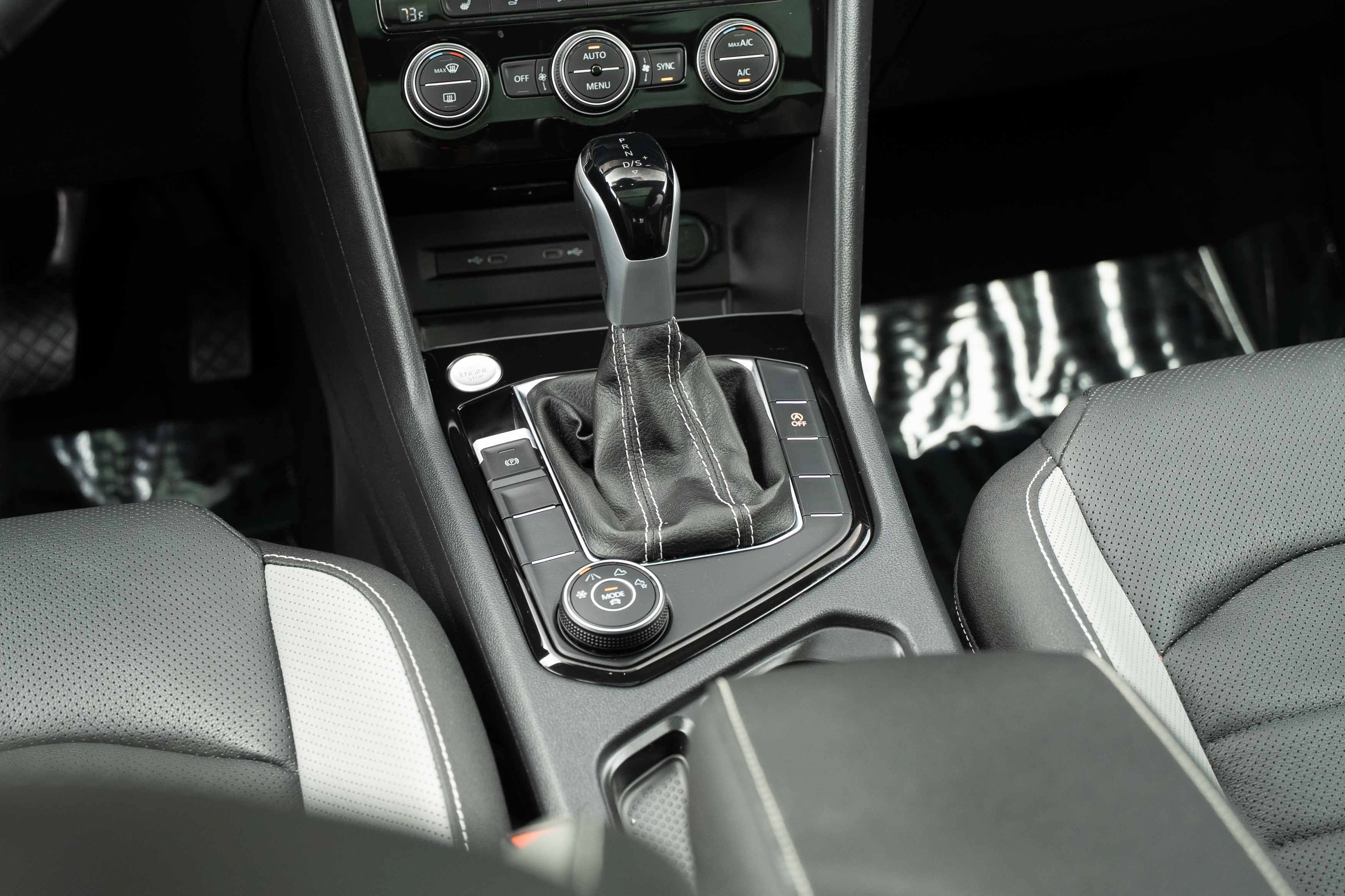 Used 2024 Platinum Gray Metallic Volkswagen SEL image 13