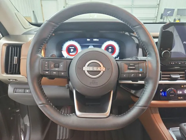 Used 2024 Gray Nissan Platinum image 26