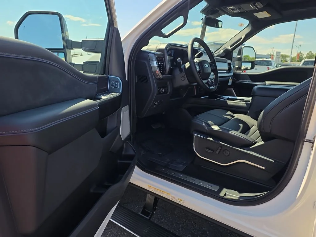 New 2026 Star White Metallic Tri-Coat Ford Platinum image 17