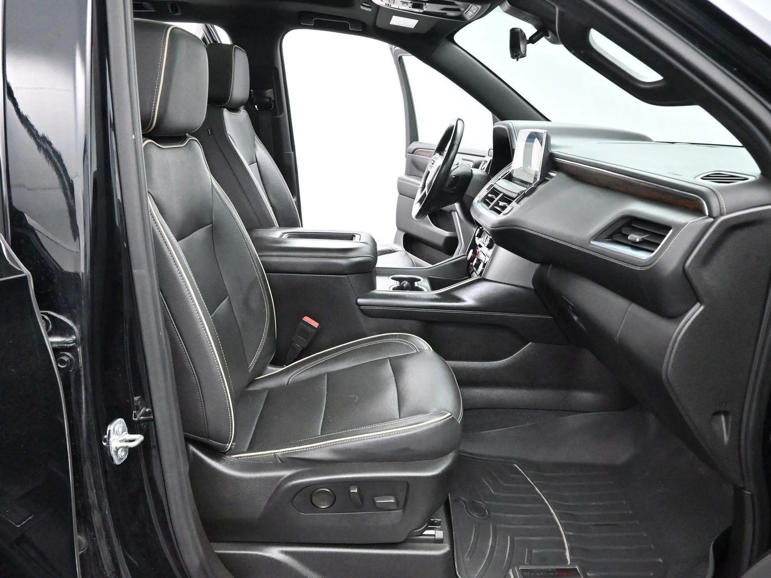 Used 2021 Black Chevrolet Premier image 36