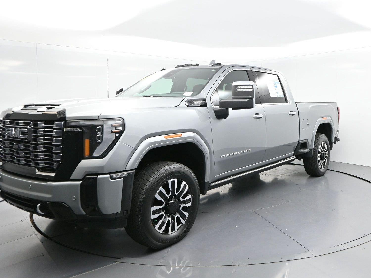 Used 2025 Sterling Metallic GMC Denali Ultimate image 3