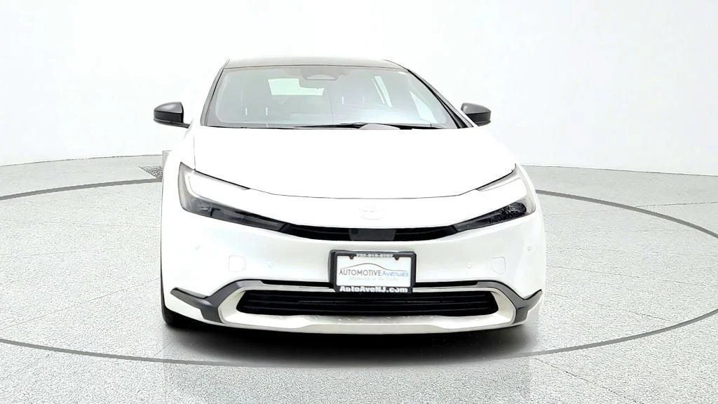 Used 2025 Wind Chill Pearl Toyota XSE Premium w/ Advanced Tech Pkg & Solar Roof image 2