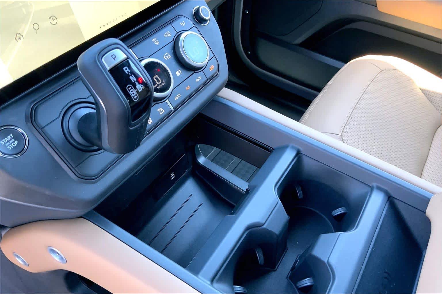 New 2026 Borasco Grey Land Rover X-Dynamic SE image 7
