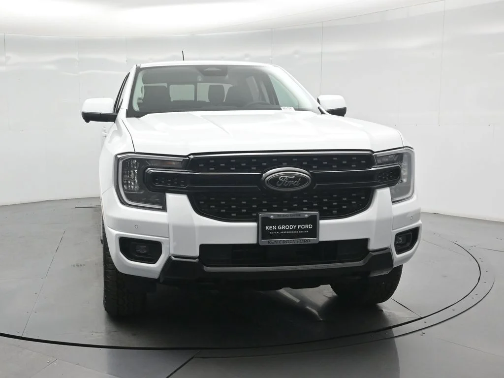 New 2026 Oxford White Ford Lariat image 43