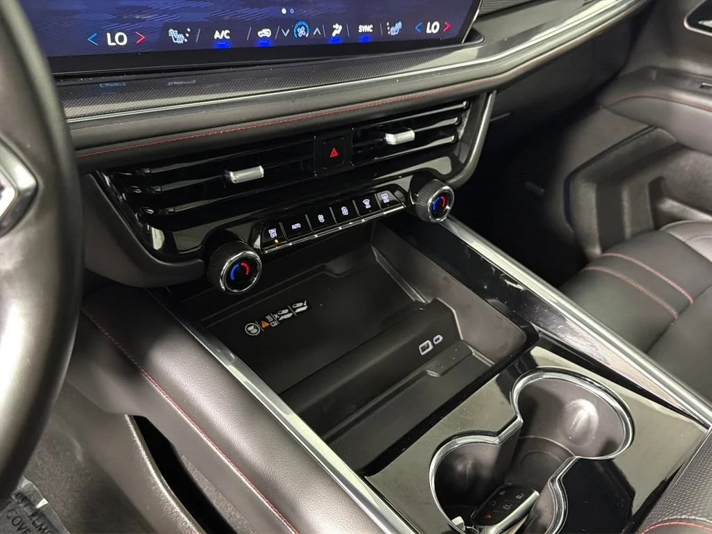 2025 Chevrolet Suburban RST - Photo 24