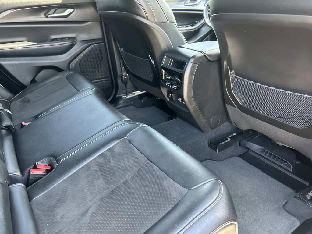 Used 2023 Velvet Red Pearlc Jeep Altitude image 20