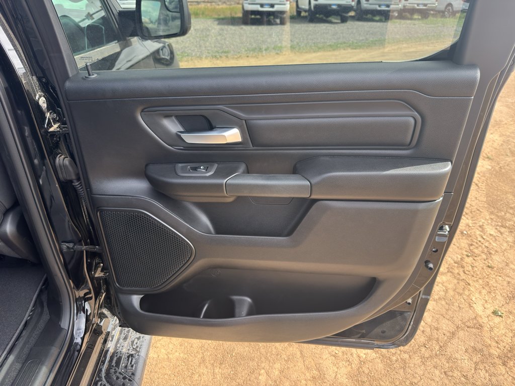 New 2026 Diamond Black Crystal Pearl-Coat Exterior Paint RAM Express image 11