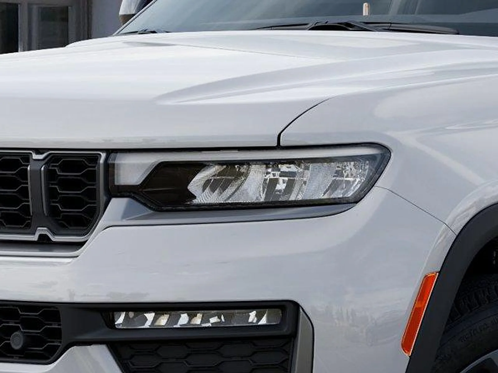 New 2026 Bright White Clear-Coat Exterior Paint Jeep 85th Anniversay Edition 4x4 image 10