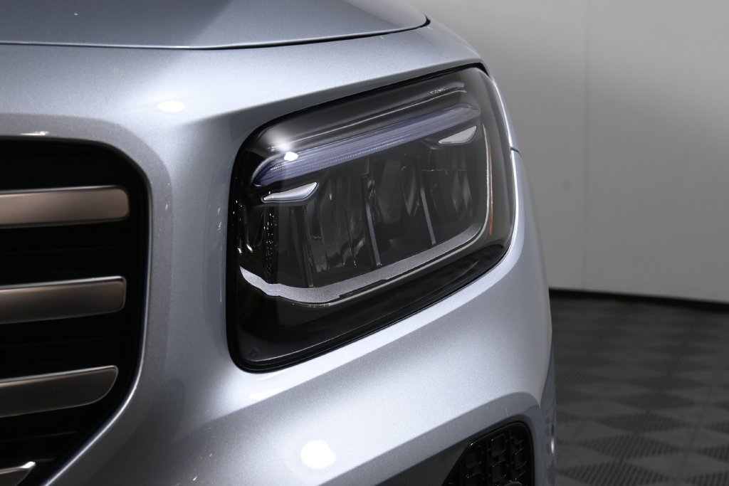 New 2026 Cirrus Silver Metallic Mercedes-Benz GLB 250 image 11
