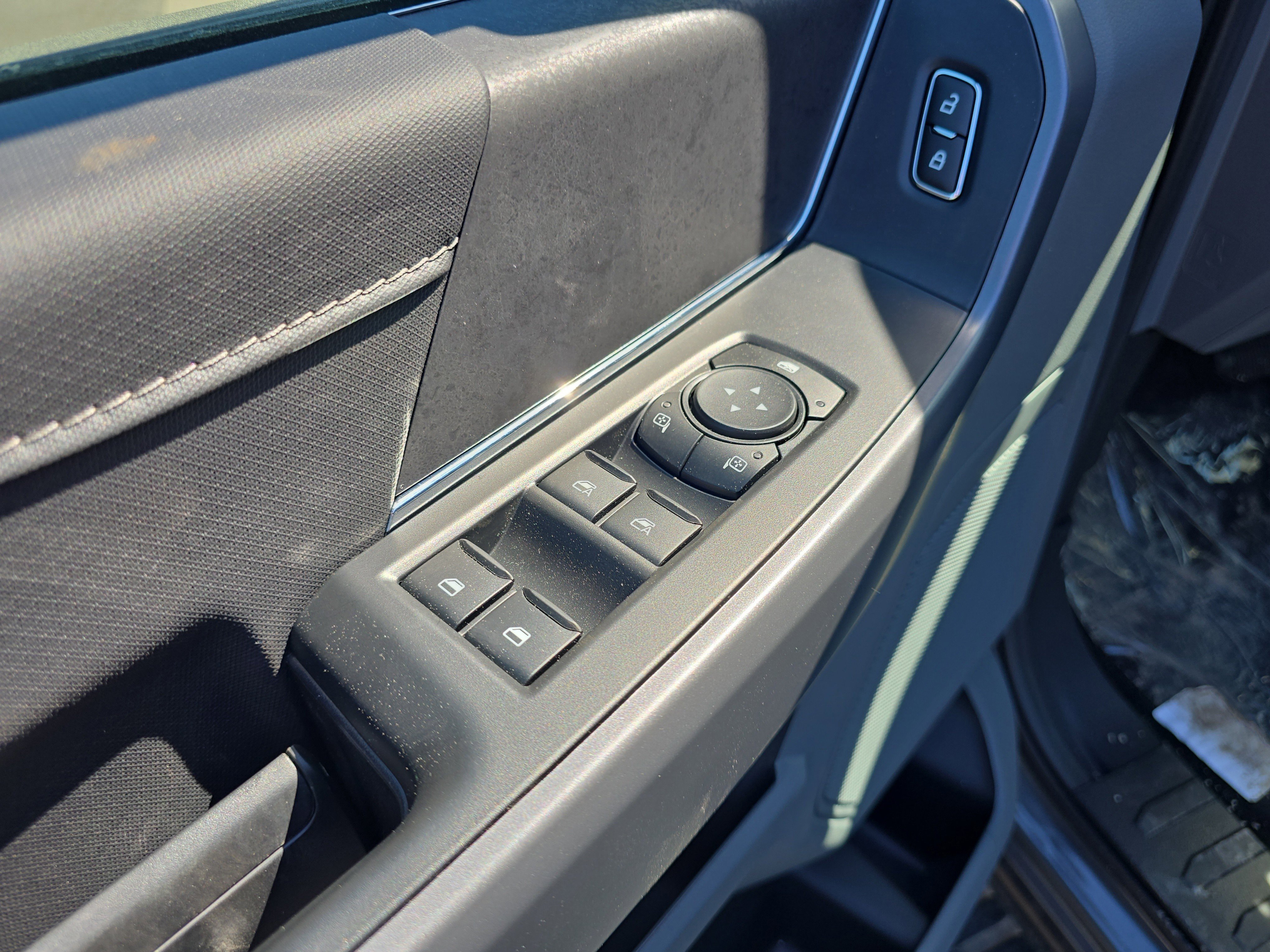 New 2026 Carbonized Gray Metallic Ford XLT image 10
