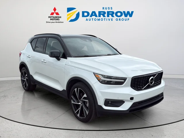 Used 2019 White Volvo R-Design image 7