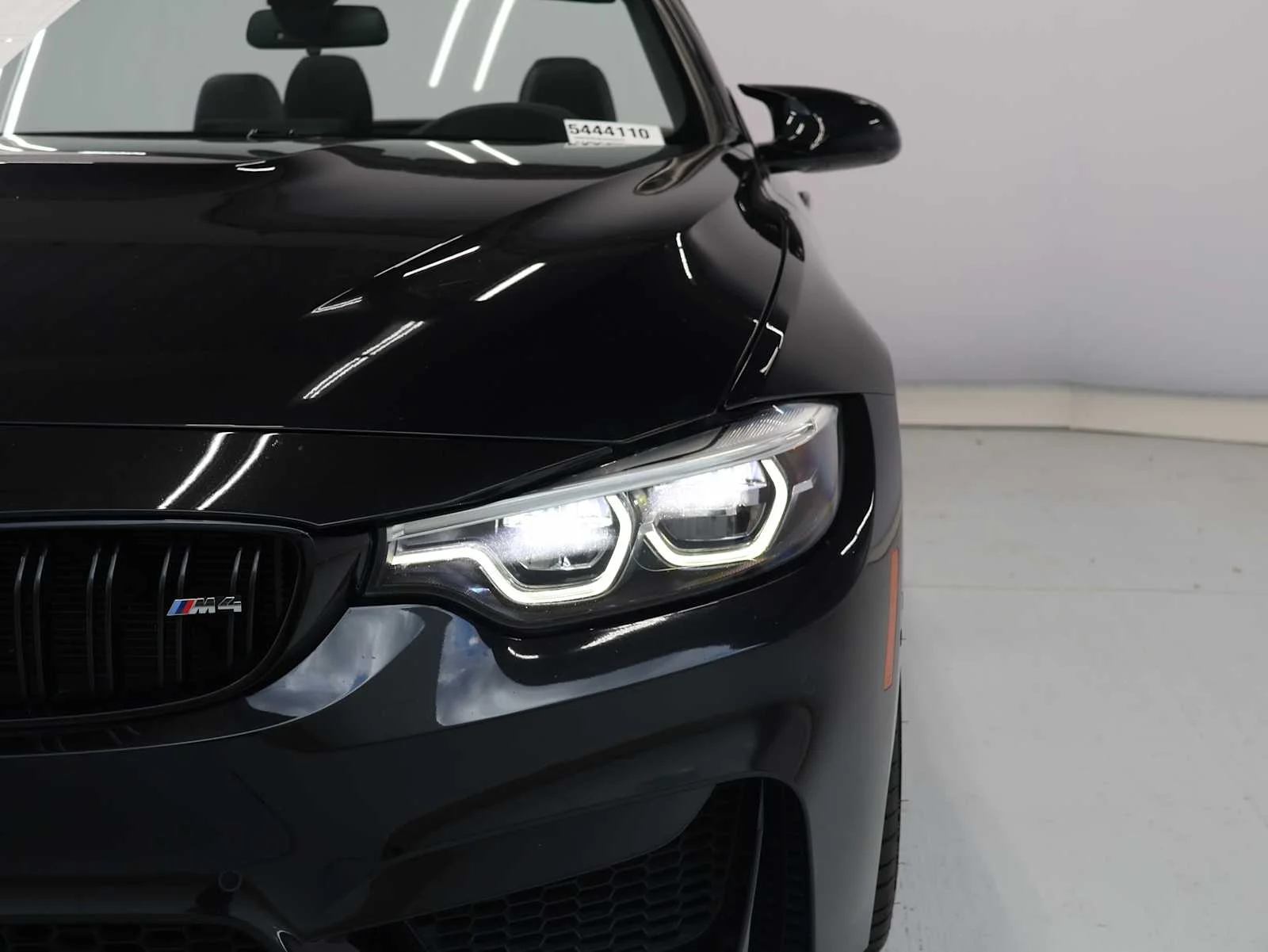 Used 2018 Black Sapphire Metallic BMW  image 6