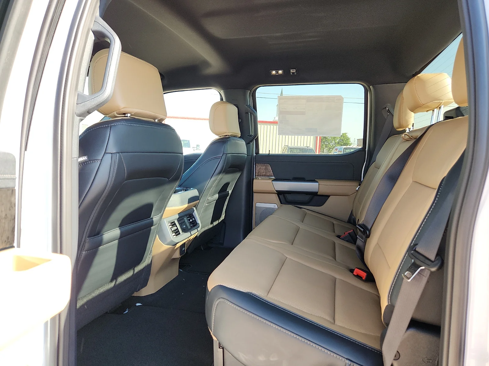 New 2026 Oxford White Ford Lariat image 18
