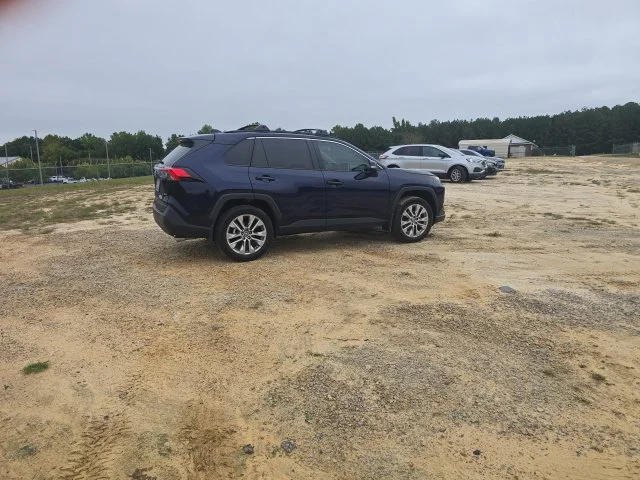 Used 2025  Toyota XLE Premium image 11
