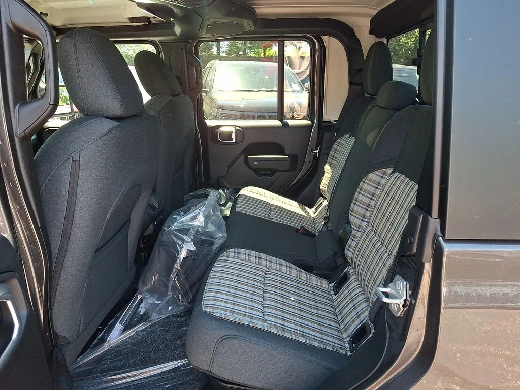New 2026 Granite Crystal Metallic Clear-Coat Exterior Paint Jeep 85th Anniversary Edition image 6