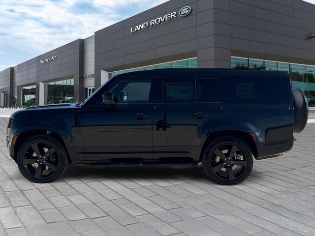 New 2026 Santorini Black Land Rover X-Dynamic SE image 2
