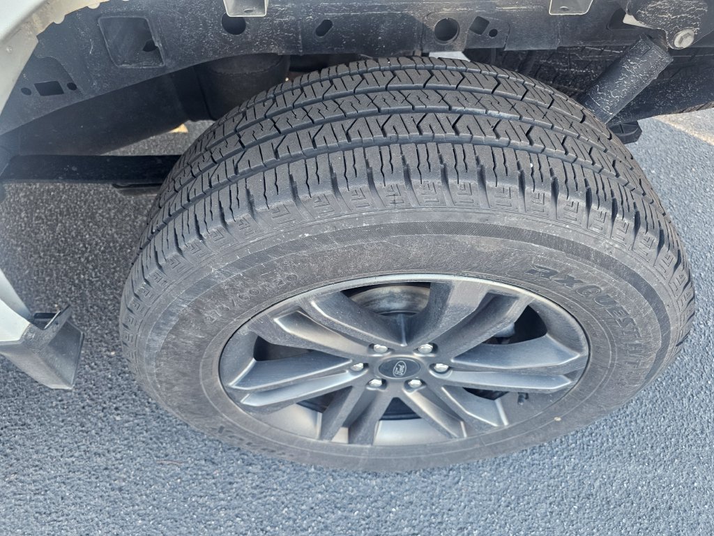 Used 2022 White Ford XLT image 9
