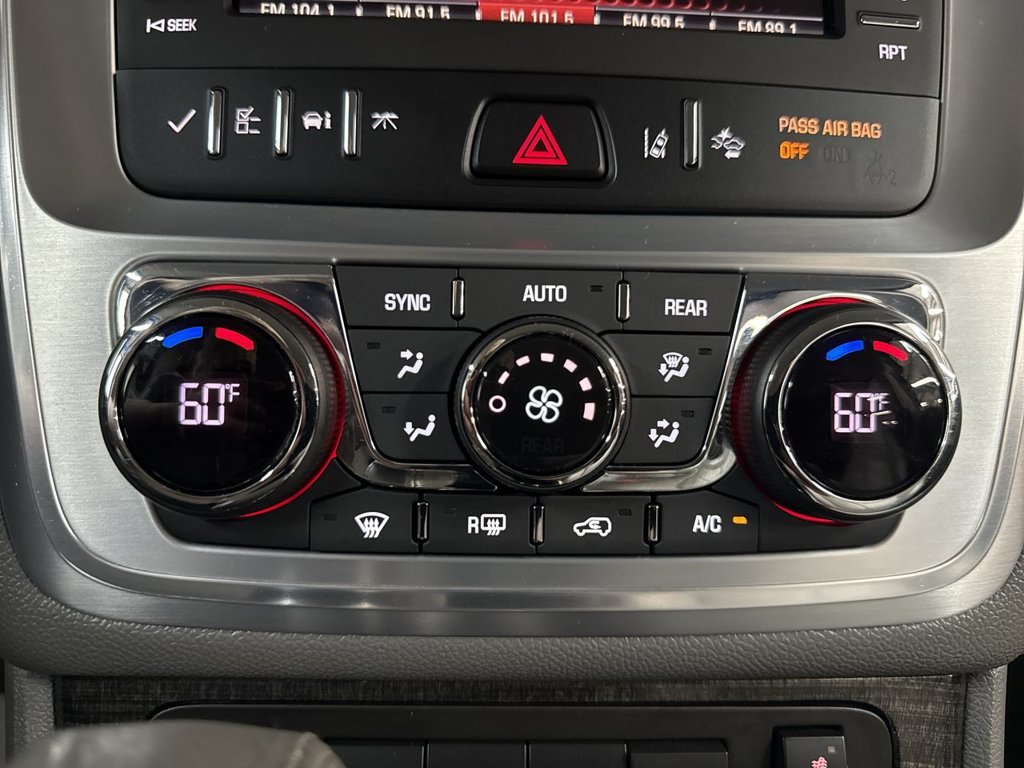 Used 2017 Quicksilver Metallic GMC Limited image 28