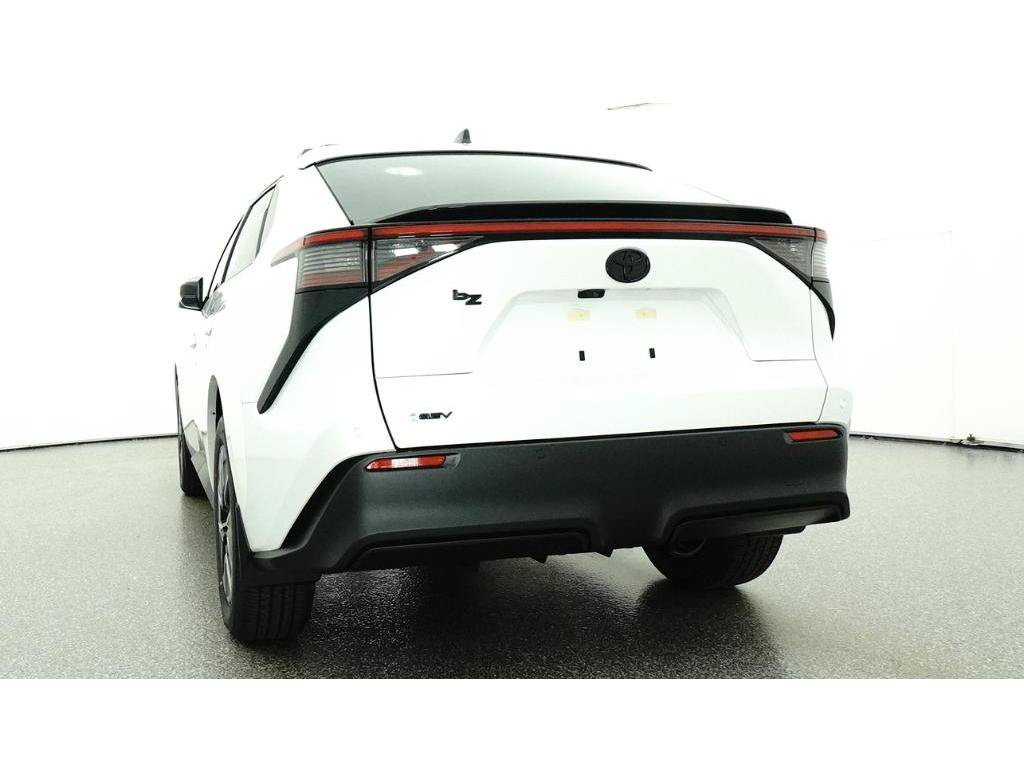New 2026 Wind Chill Pearl Toyota XLE image 22