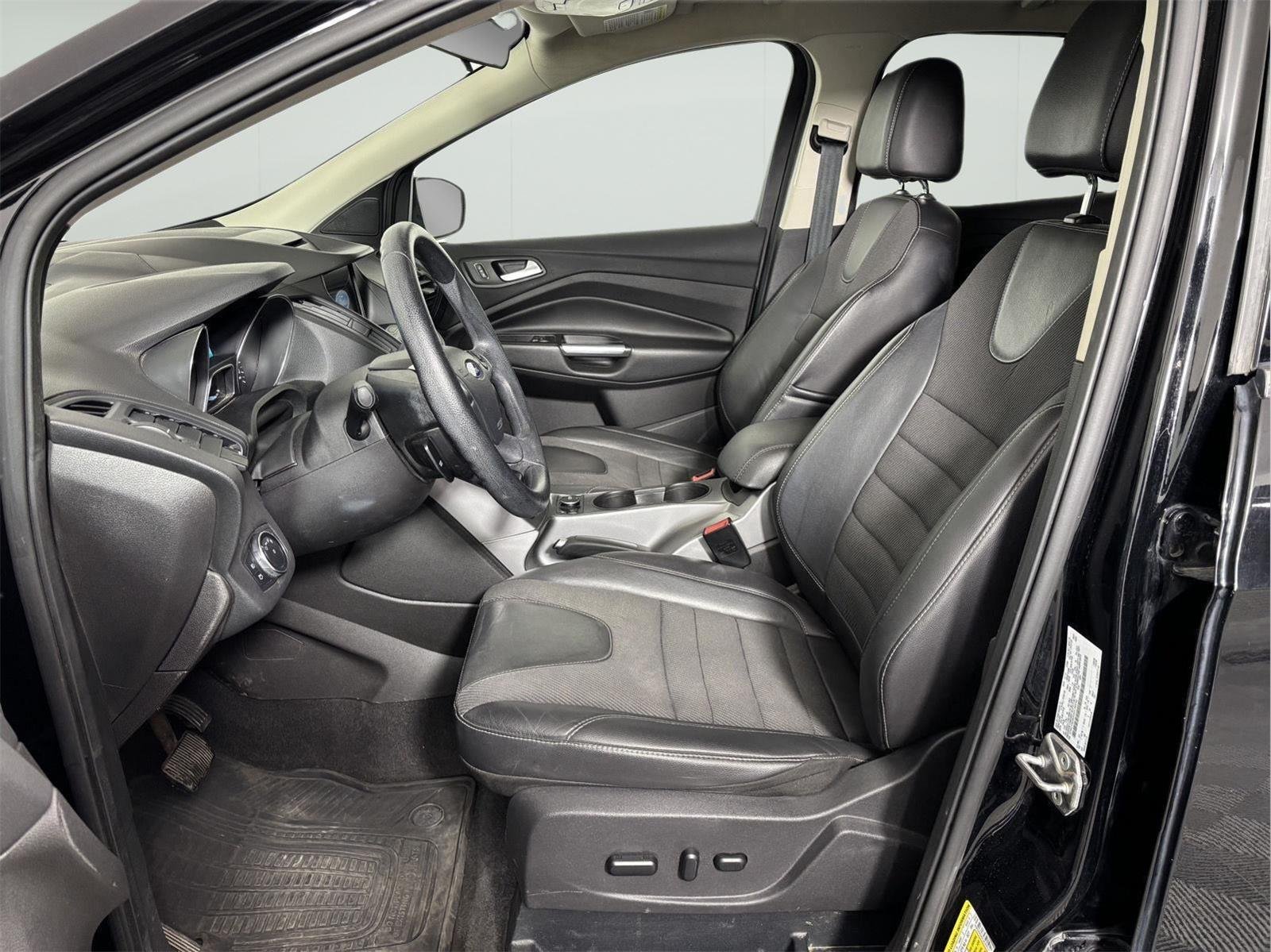 Used 2016 Shadow Black Ford SE image 12