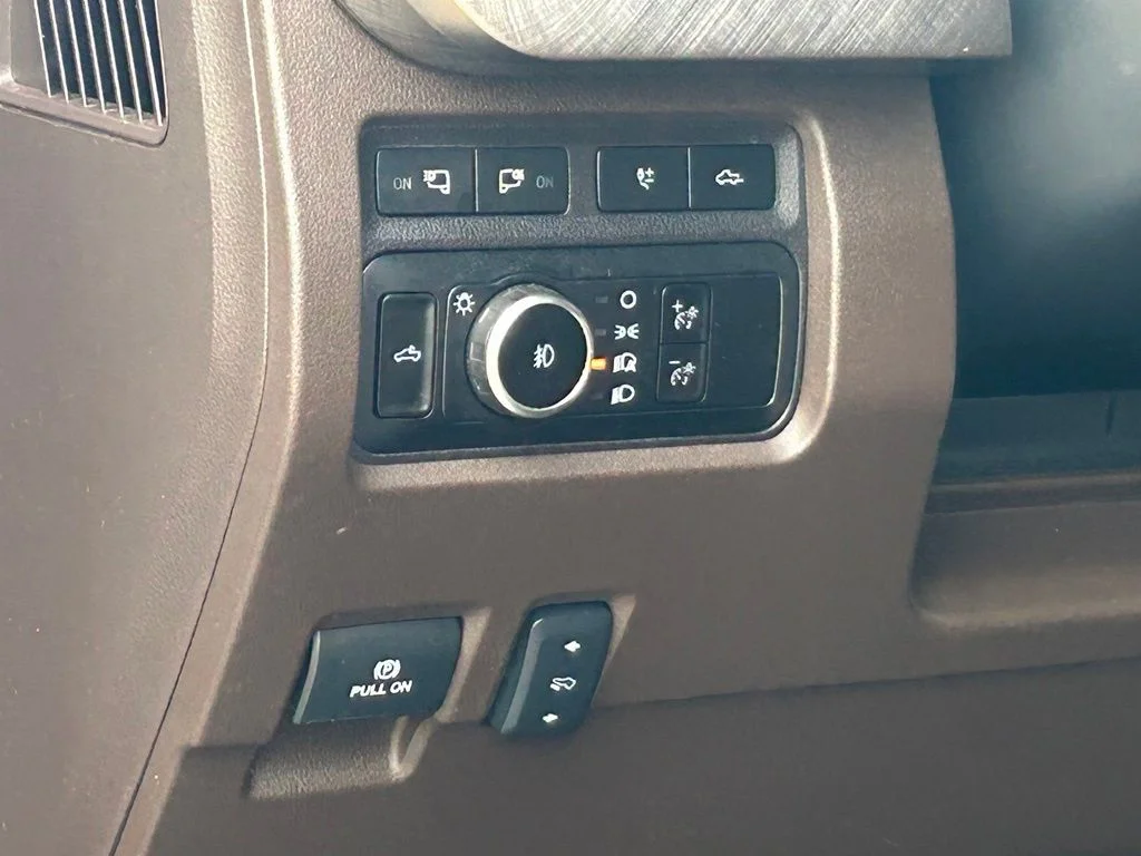 Used 2024 White Metallic Ford King Ranch image 39