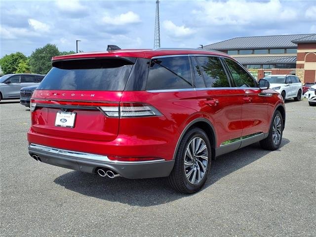New 2026 Red Carpet Metallic Tinted Clearcoat Lincoln Premiere® image 2