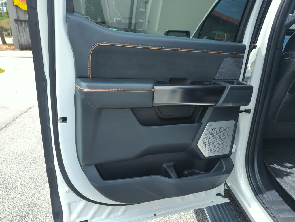 Used 2021 White Ford Platinum image 26