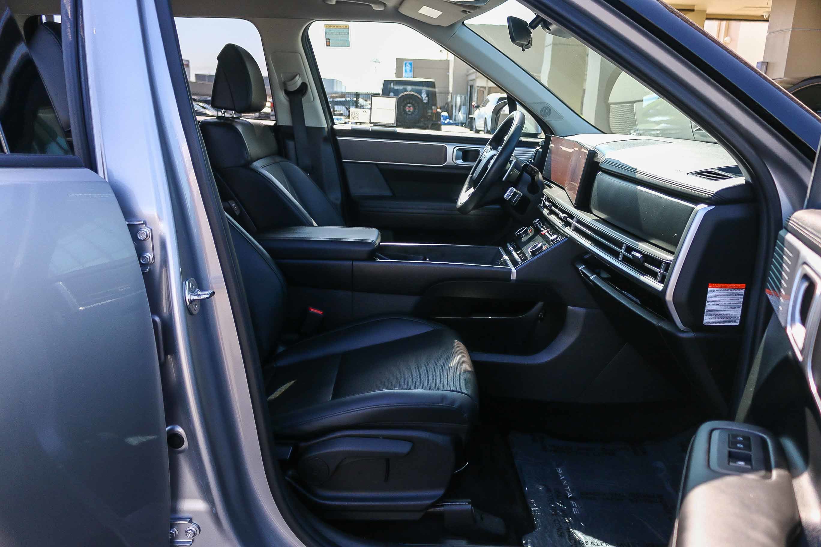 Certified Used 2025 Shimmering Silver Hyundai SEL image 15
