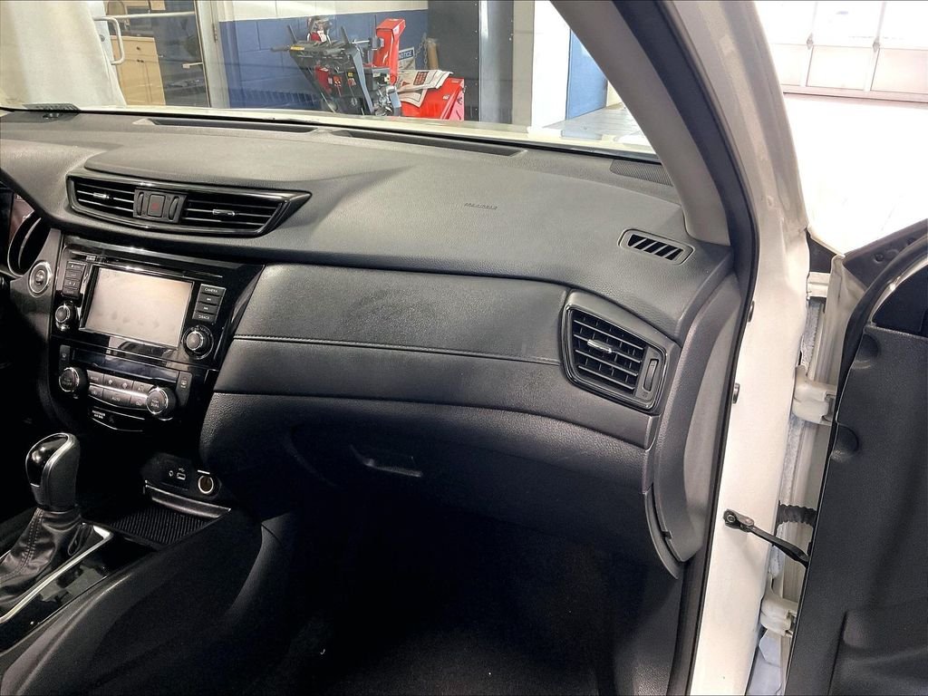 Used 2018 White Nissan SV image 13