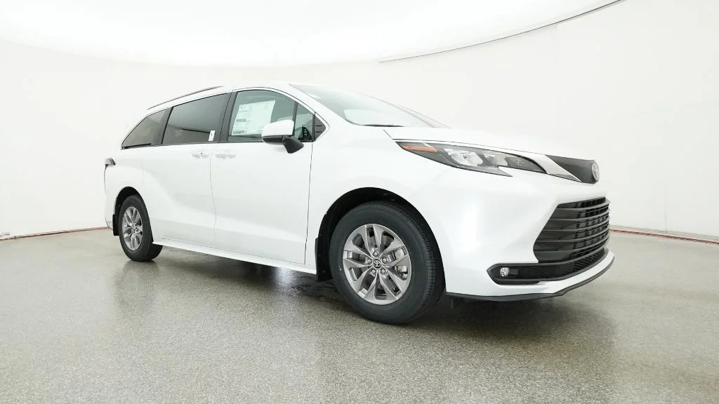 New 2026 Wind Chill Pearl Toyota XLE image 7