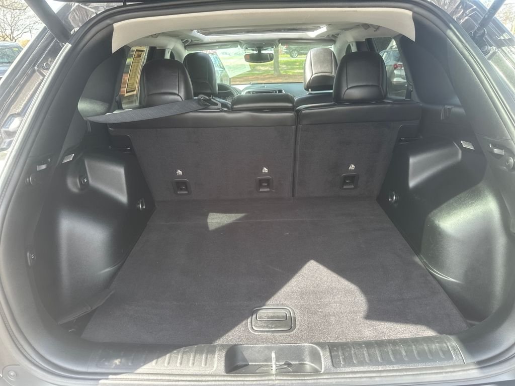 Used 2019 Gray Jeep Limited image 24