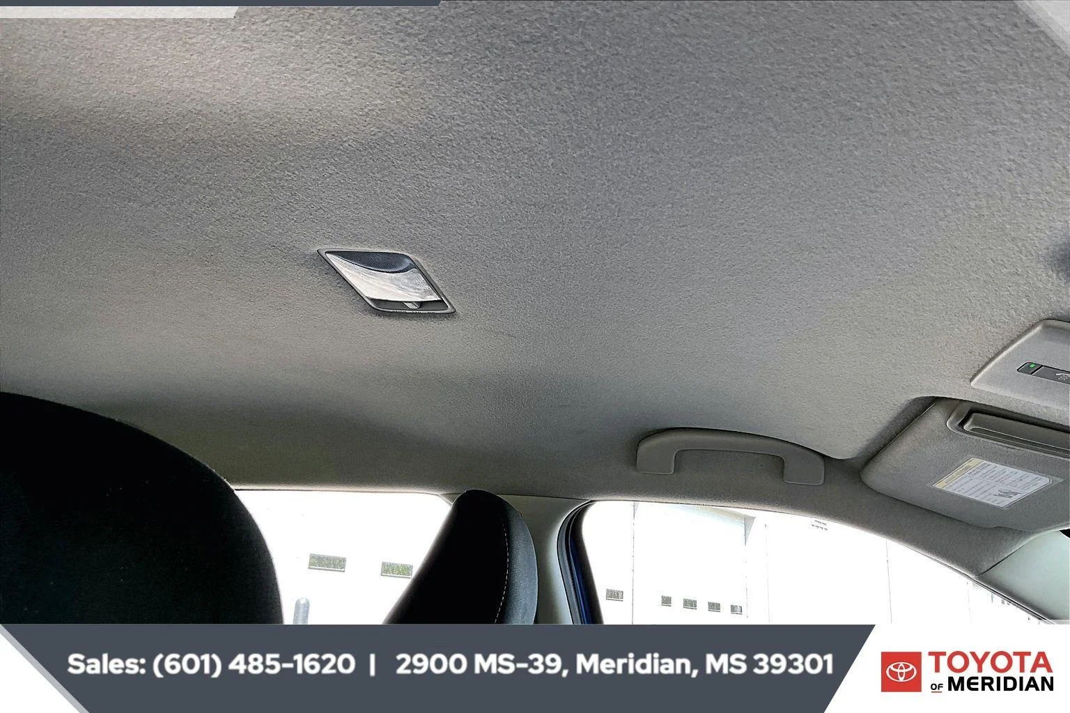 Used 2024 Electric Blue Metallic/Super Black Nissan SV image 15