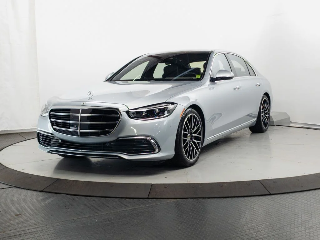 Used 2022 Cirrus Silver Metallic Mercedes-Benz S 580 image 3