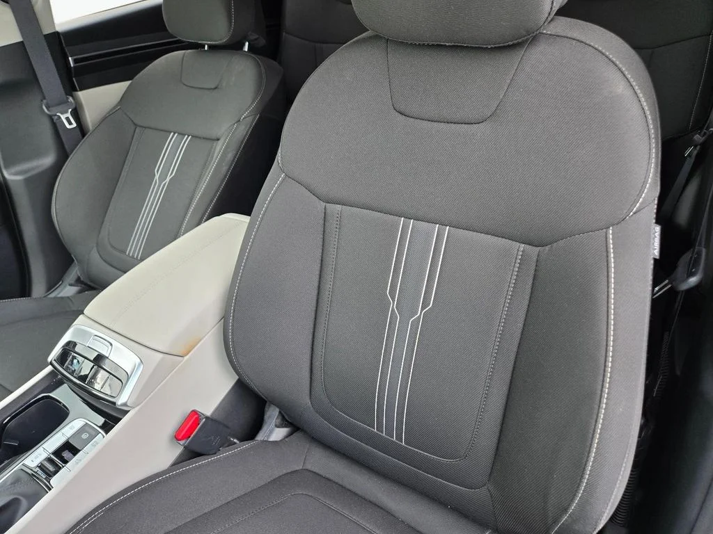 Used 2023 Gray Hyundai SEL image 15