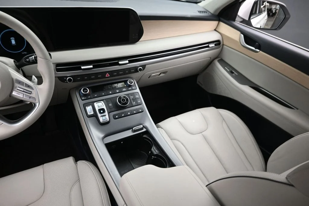 Used 2024 White Hyundai Limited image 18