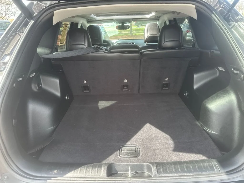 Used 2019 Gray Jeep Limited image 24