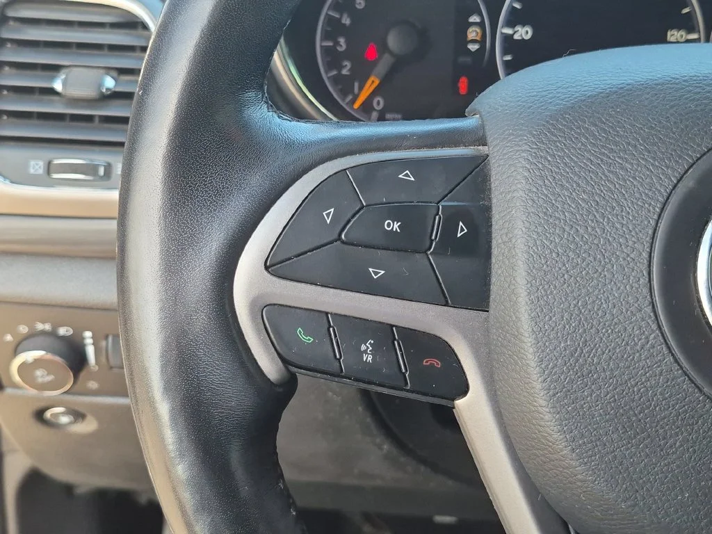 Used 2021 Gray Jeep Laredo X image 16
