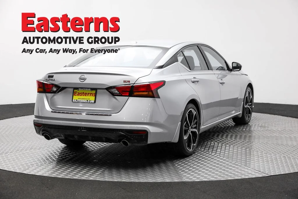 Used 2023 Silver Nissan 2.5 SR image 5