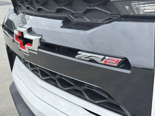 Used 2025 White Chevrolet ZR2 image 16