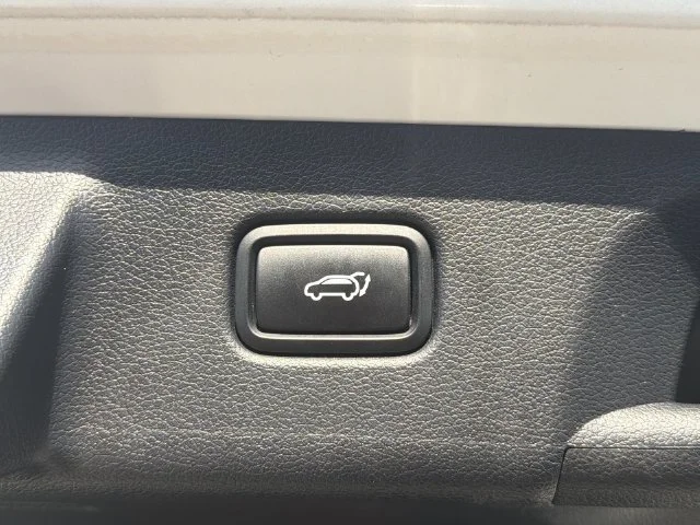 Used 2020 White Hyundai SEL image 43