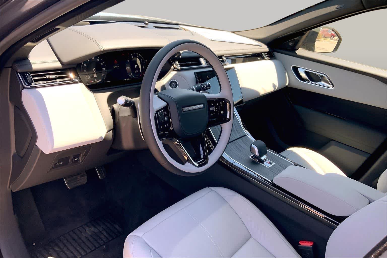 New 2026 Varesine Blue Land Rover Dynamic SE image 8