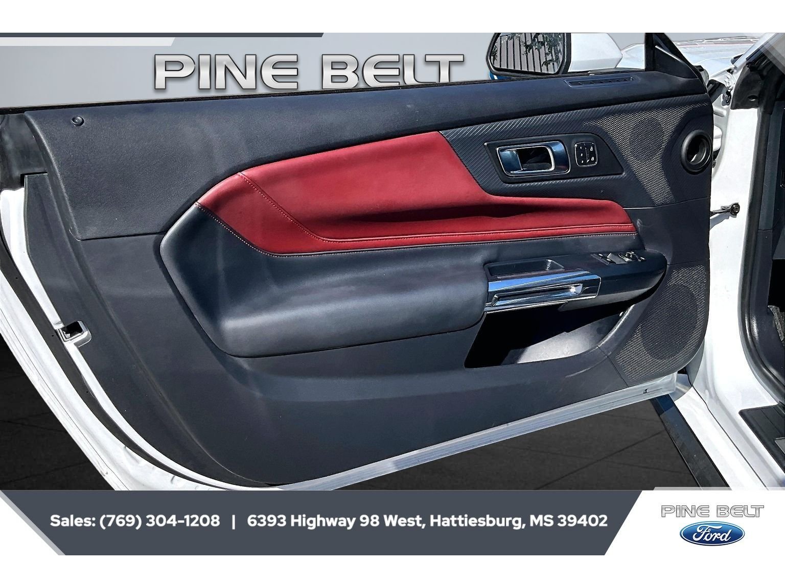 Used 2025 Oxford White Ford GT Premium image 17