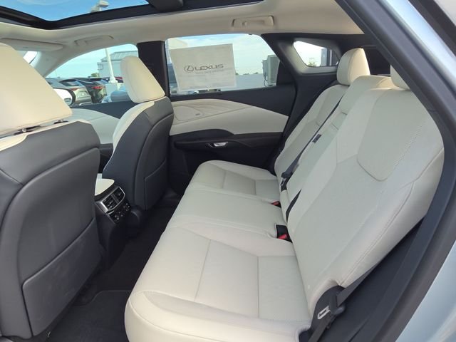 New 2026 Iridium Lexus 350h Luxury image 23