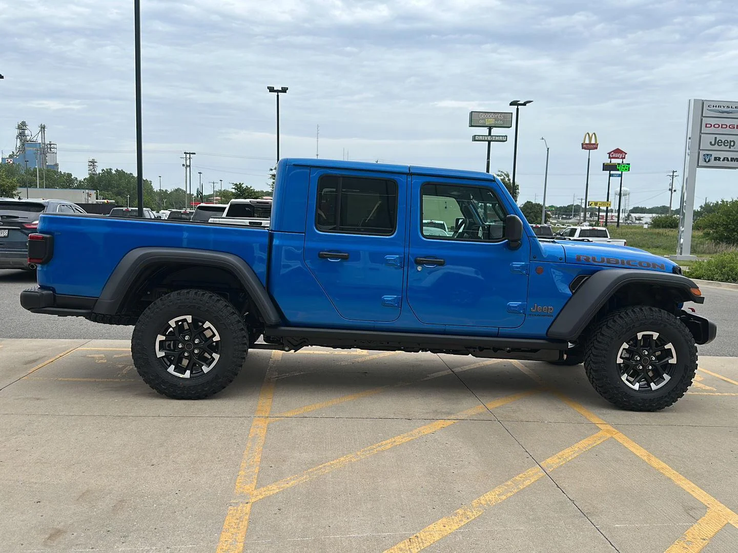 New 2026 Hydro Blue Pearlcoat Jeep Rubicon image 5