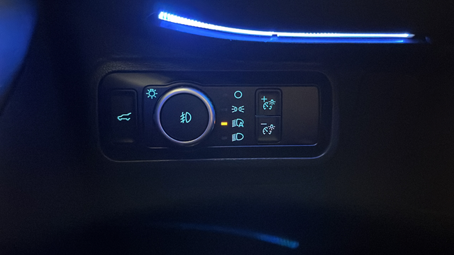 Used 2025 Agate Black Metallic Ford ST-Line image 37