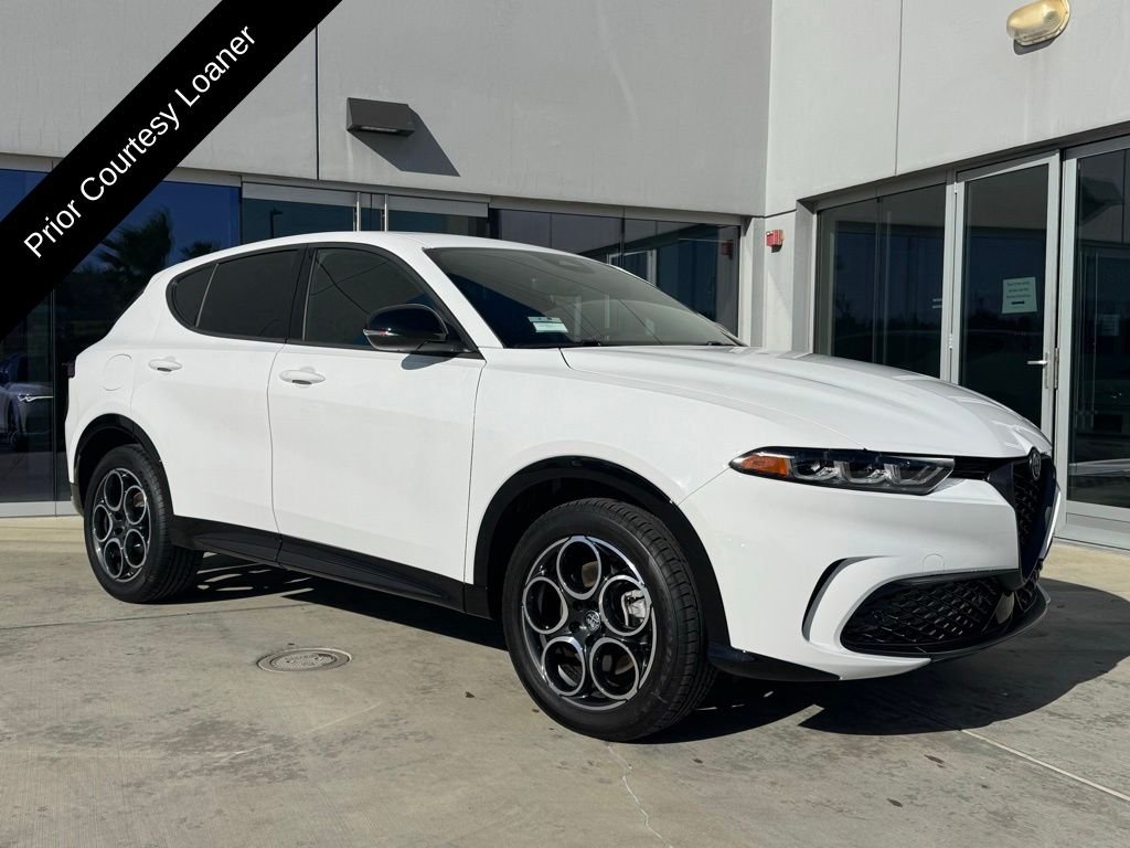 2025 Alfa Romeo Tonale Base